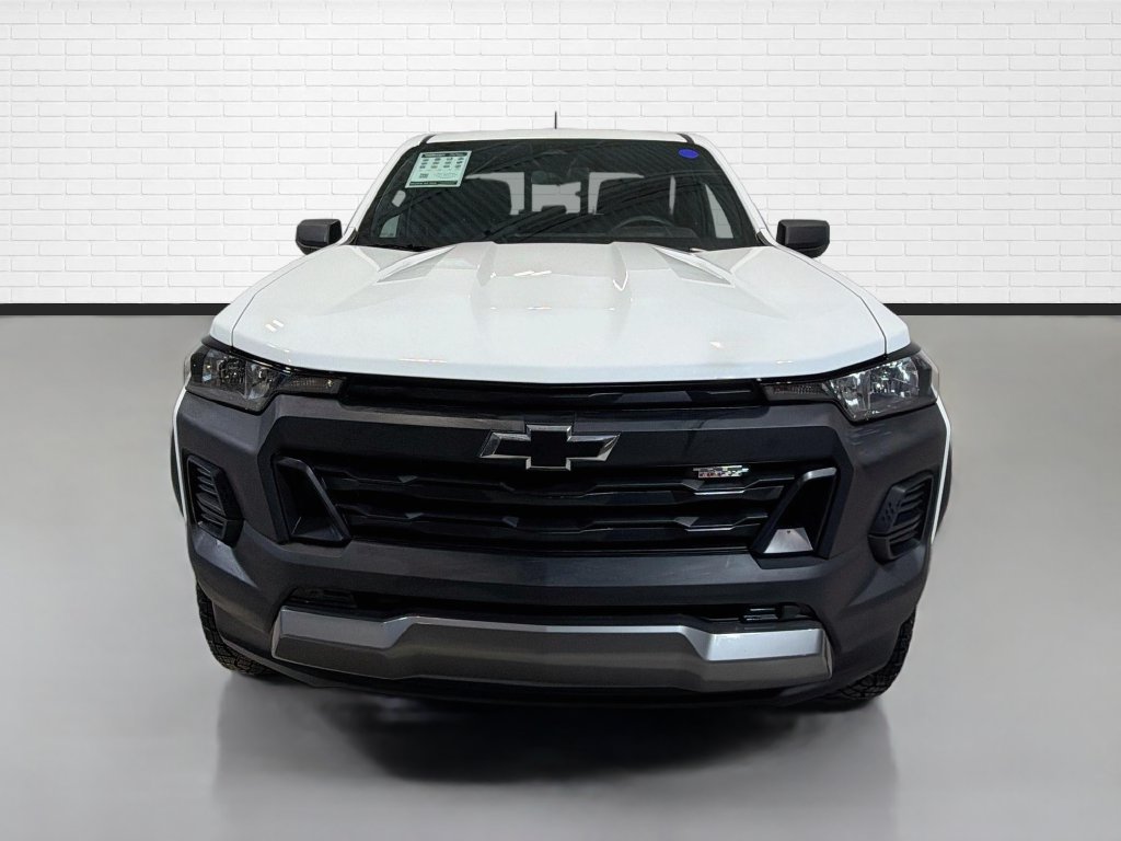 Used 2024 Chevrolet Colorado Trail Boss w/ Advanced Trailering Package AWD/4WD image 2
