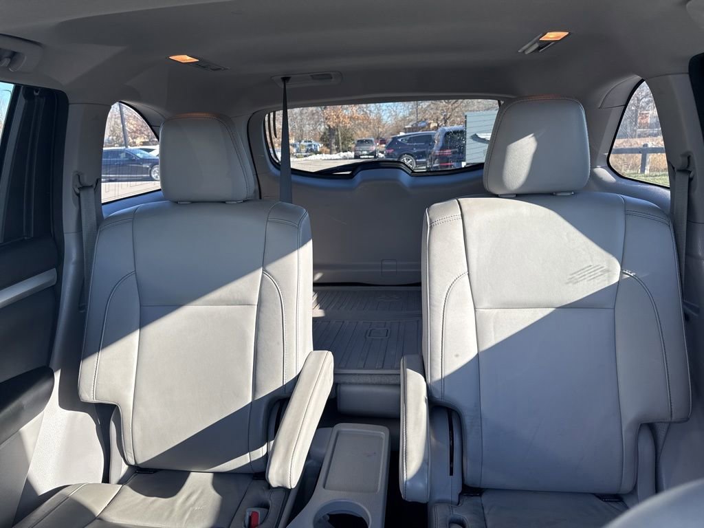 Used 2017 Toyota Highlander XLE image 19