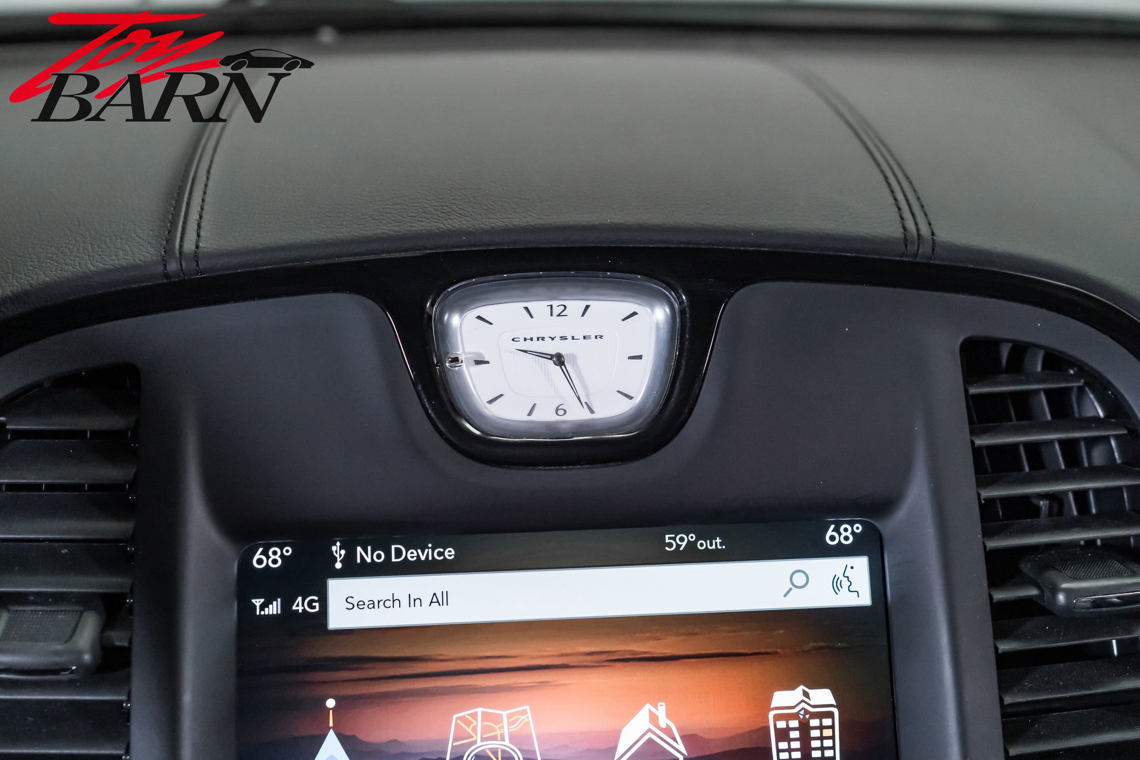 Used 2023 Chrysler 300 C RWD image 37