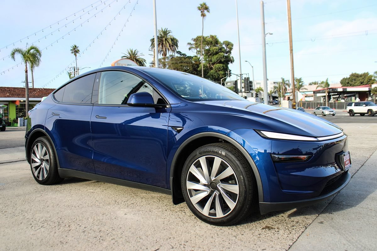 Used 2026 Tesla Model Y Long Range AWD/4WD image 8