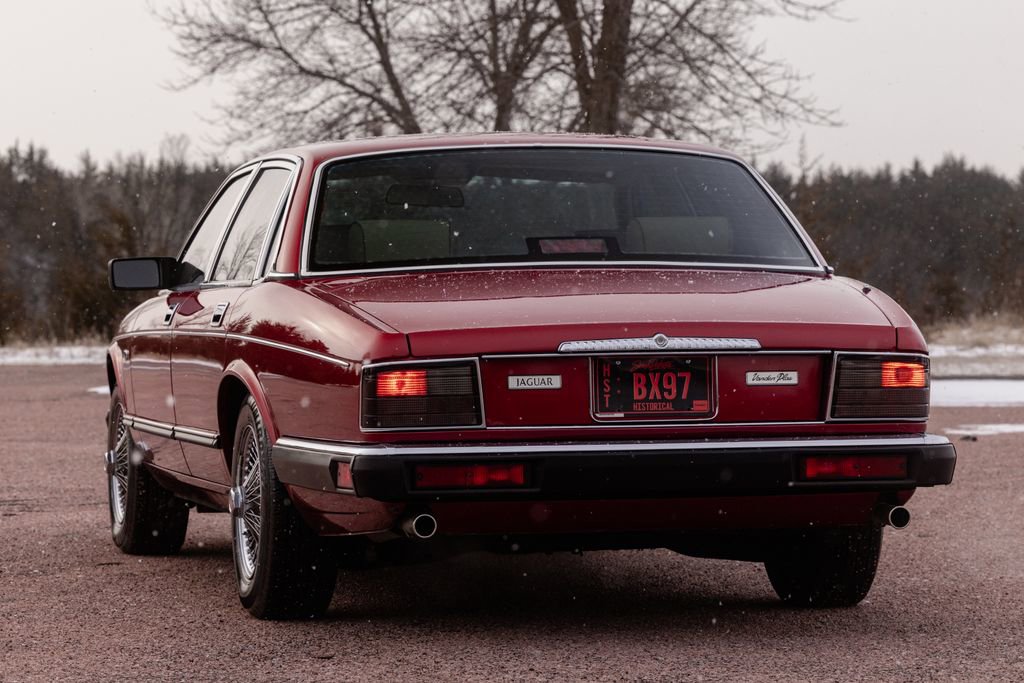 Used 1992 Jaguar XJ Vanden Plas image 24