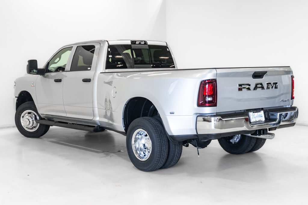 New 2027 RAM 3500 Tradesman AWD/4WD image 25