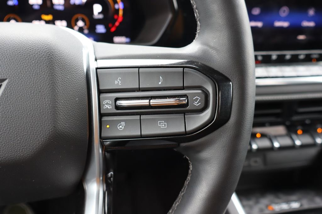 Used 2024 Chevrolet Colorado LT w/ LT Convenience Package III image 8