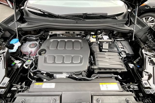 New 2025 Volkswagen Tiguan SE AWD/4WD image 13