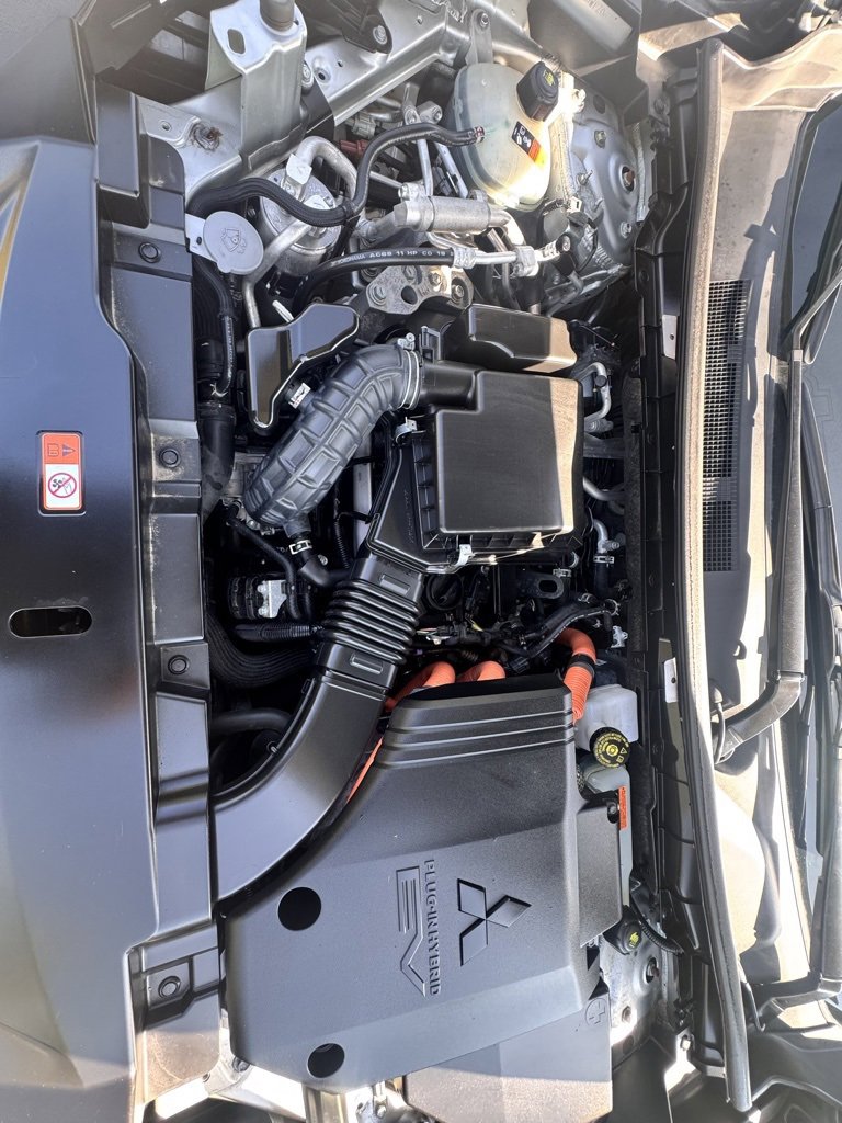 Used 2023 Mitsubishi Outlander 4WD image 32