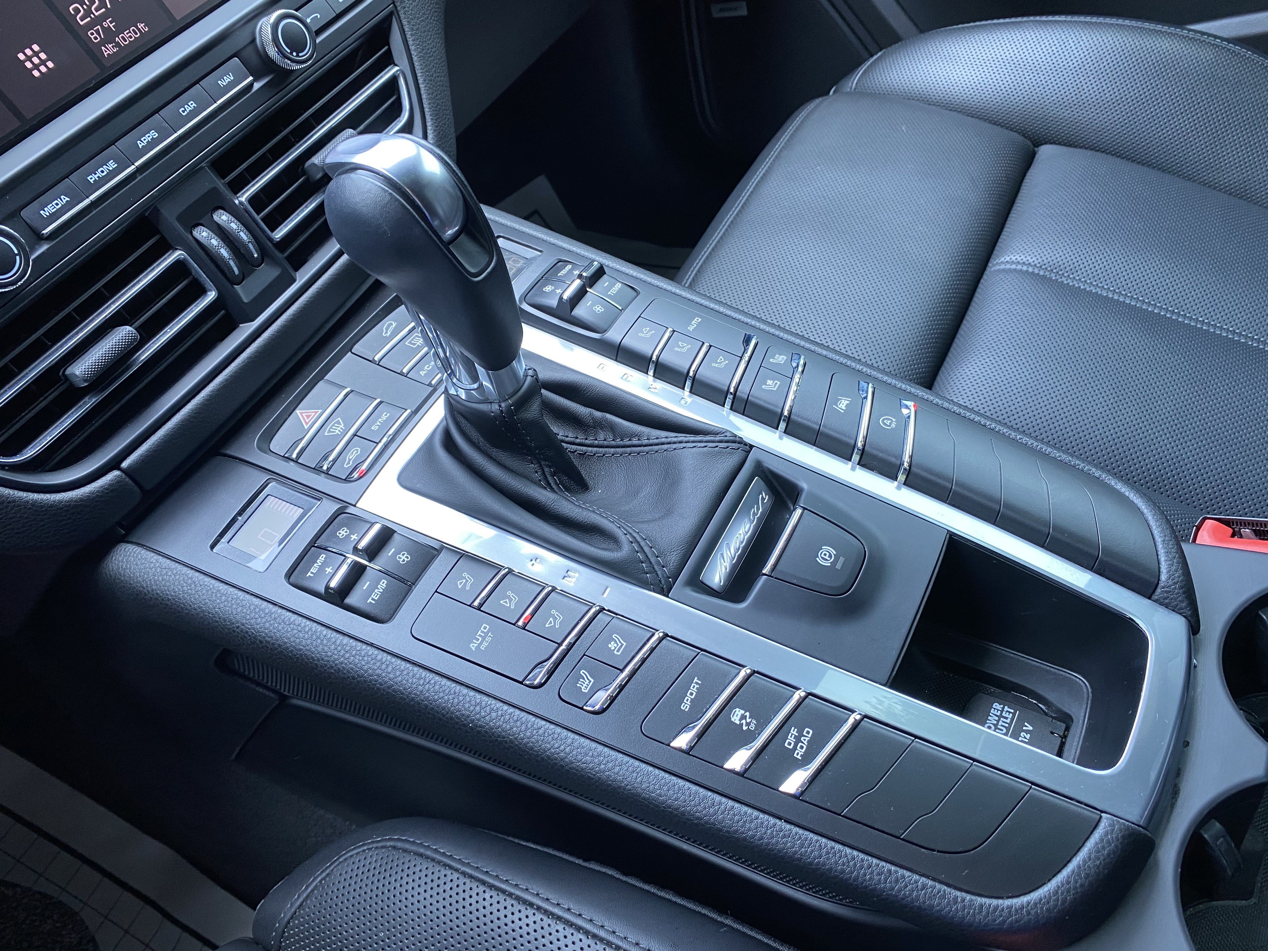 Used 2020 Porsche Macan S AWD/4WD image 27