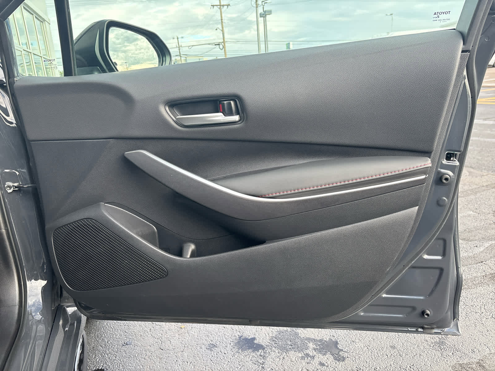 Used 2024 Toyota Corolla SE image 31