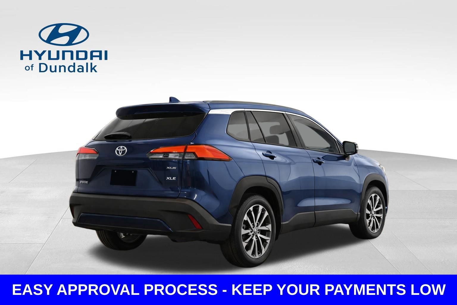 Used 2022 Toyota Corolla Cross XLE w/ Convenience Package FWD image 2