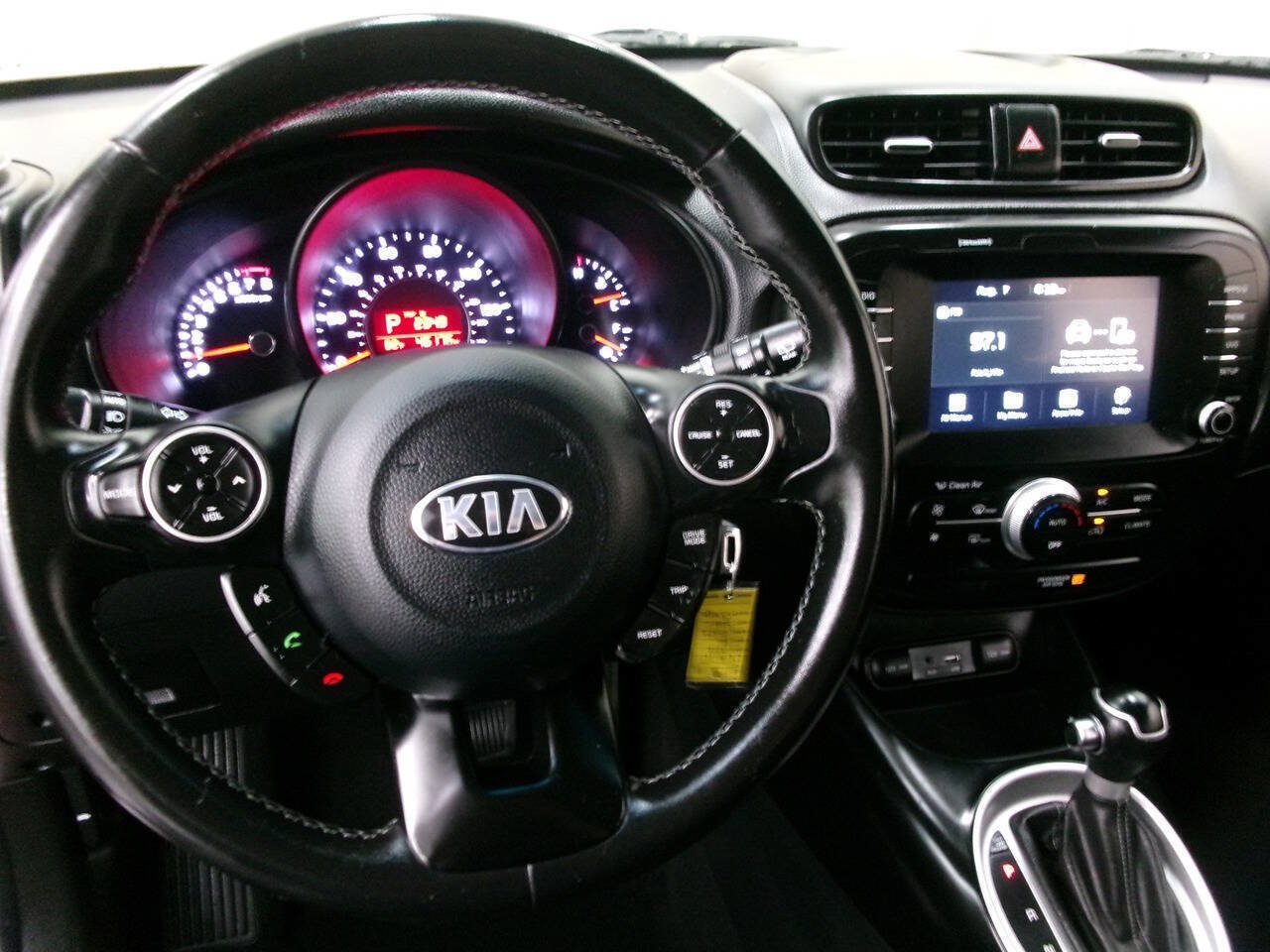 Used 2018 Kia Soul + FWD image 32