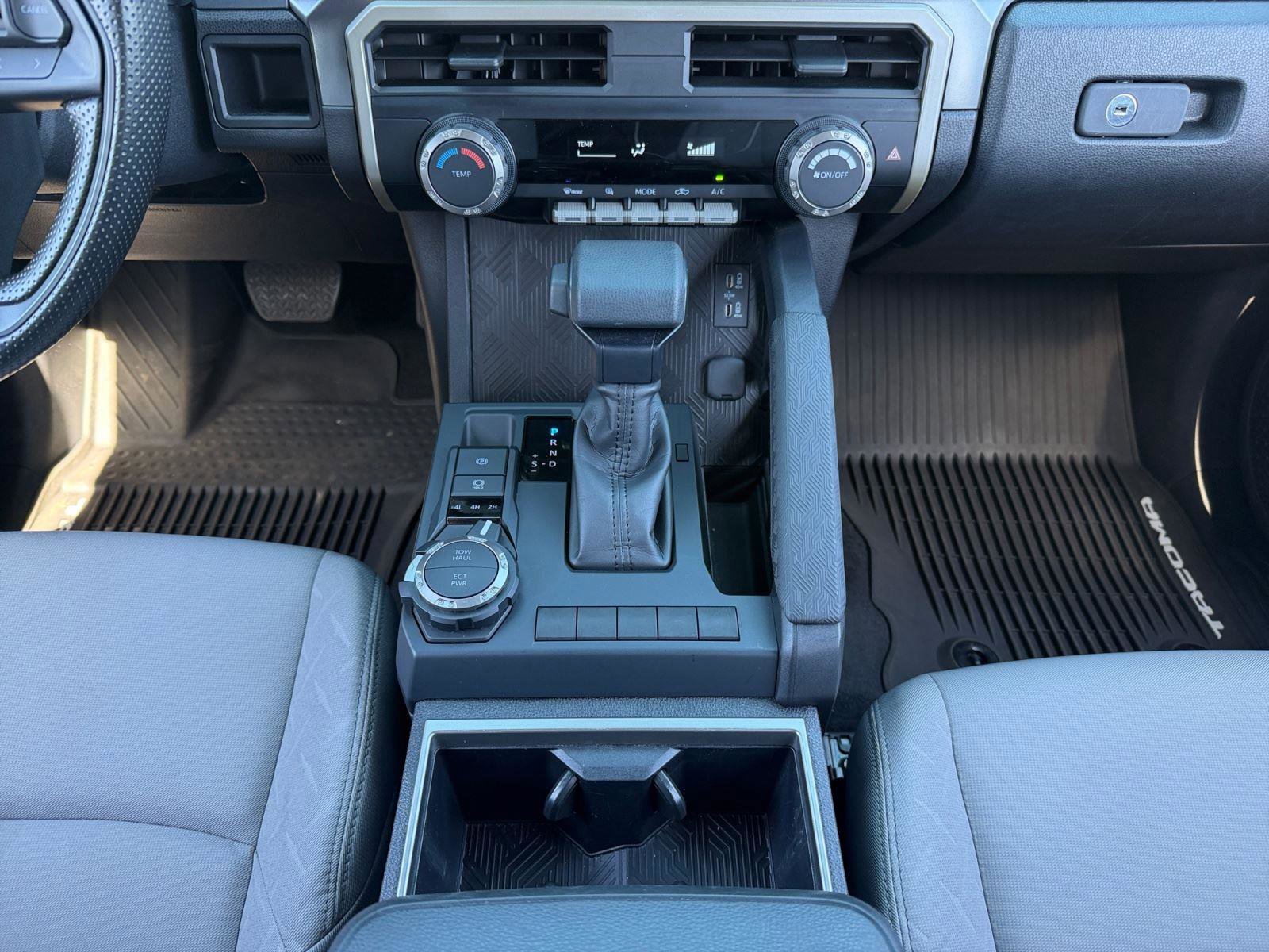 Certified 2025 Toyota Tacoma SR5 AWD/4WD image 11