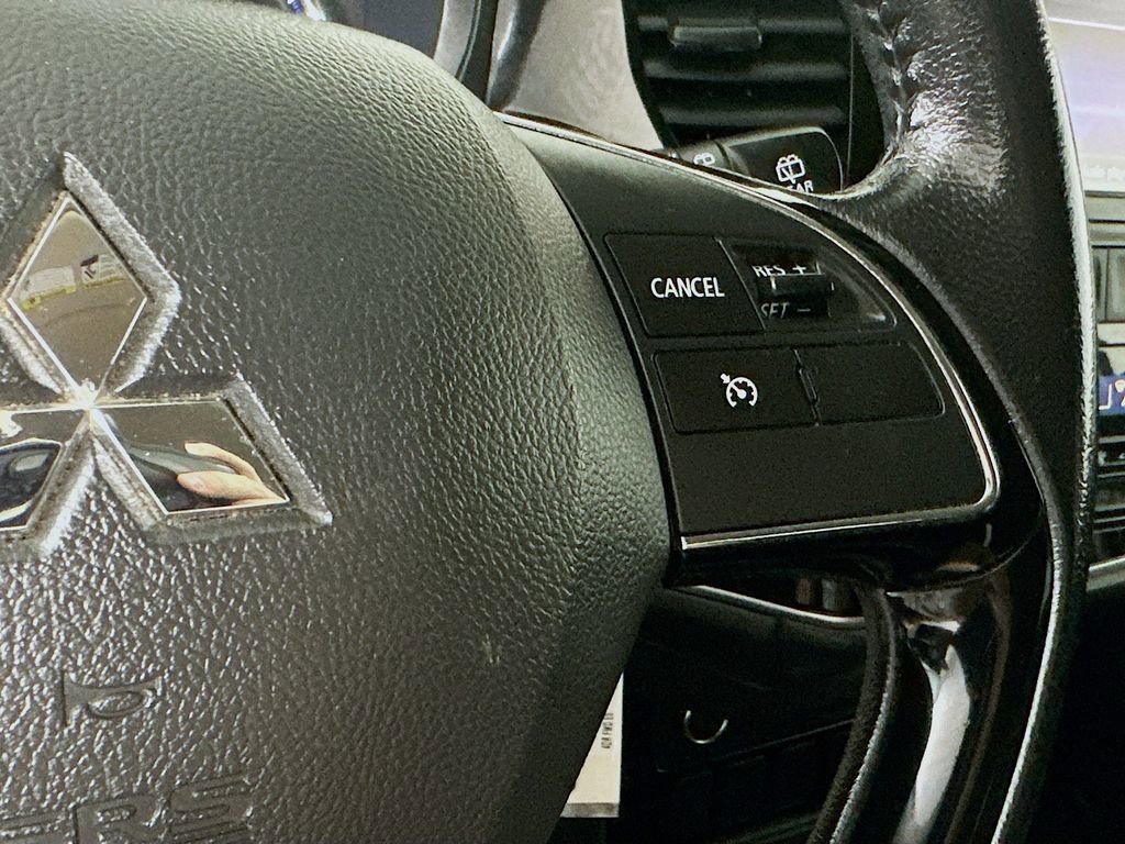 Used 2017 Mitsubishi Outlander ES image 25