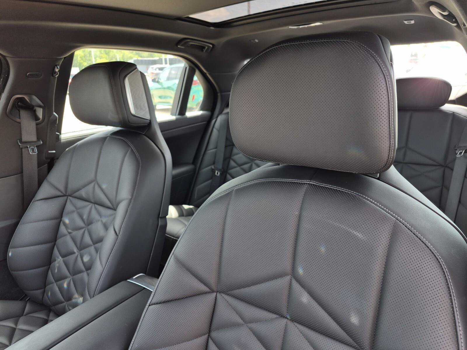 Certified 2025 BMW 740i w/ Premium Package RWD image 14