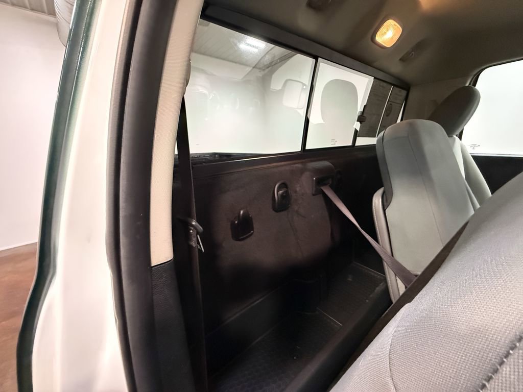 Used 2018 RAM 3500 SLT w/ Snow Chief Group image 12