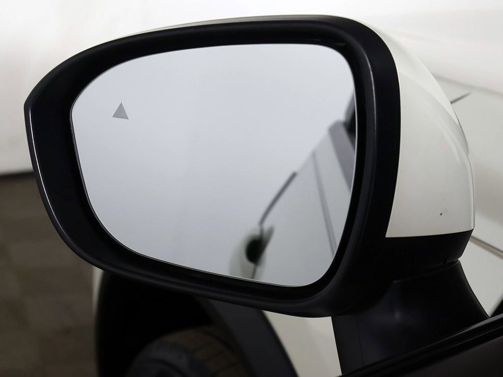 Used 2022 Nissan Rogue SV image 29