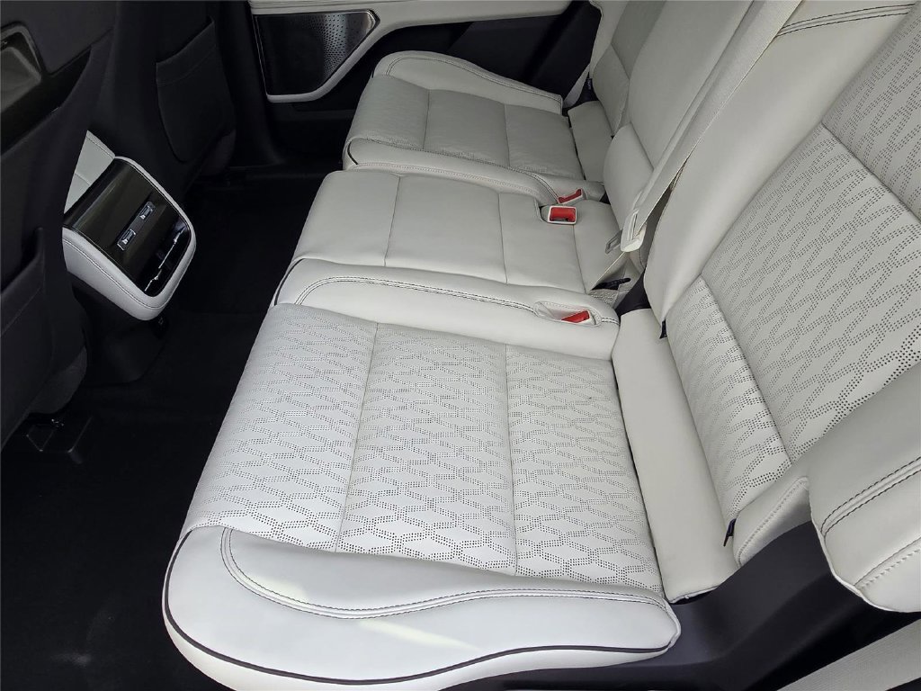 New 2026 Lincoln Nautilus Black Label AWD/4WD image 14