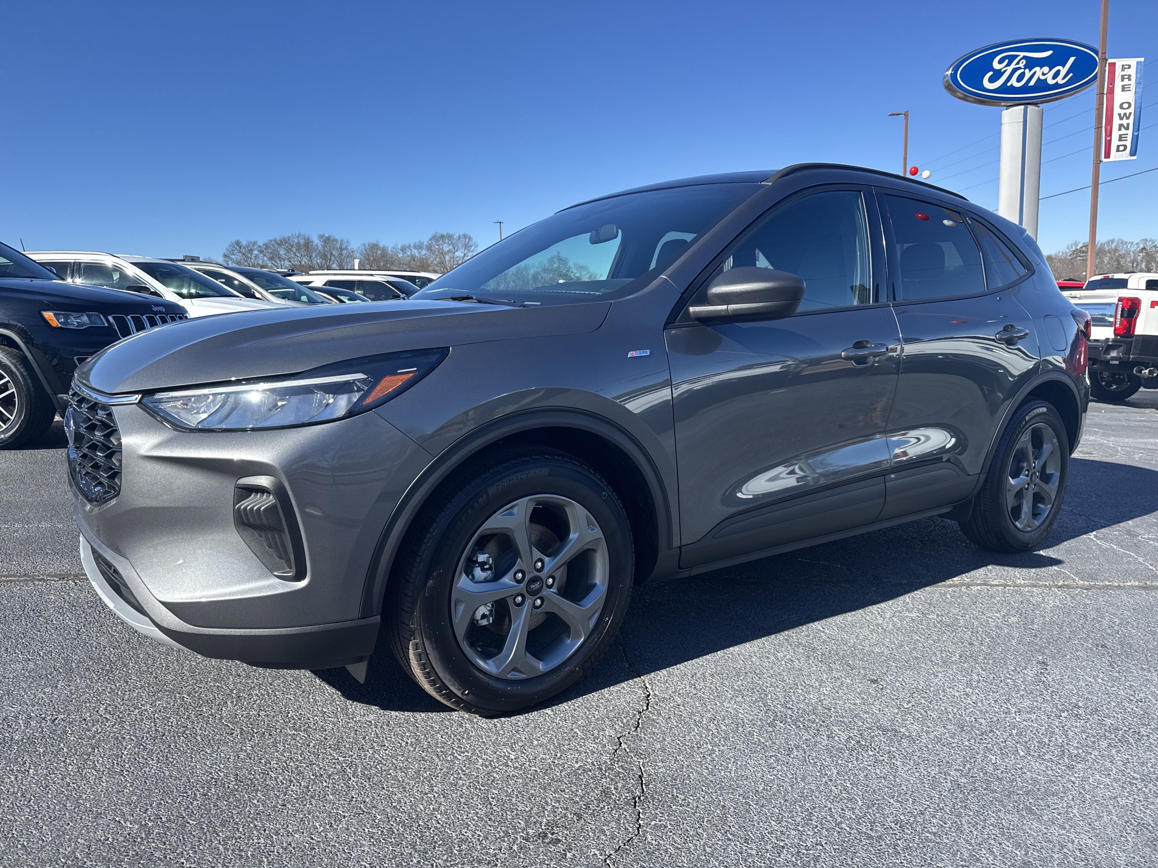 Used 2025 Ford Escape ST-Line w/ Equipment Group 301A image 2