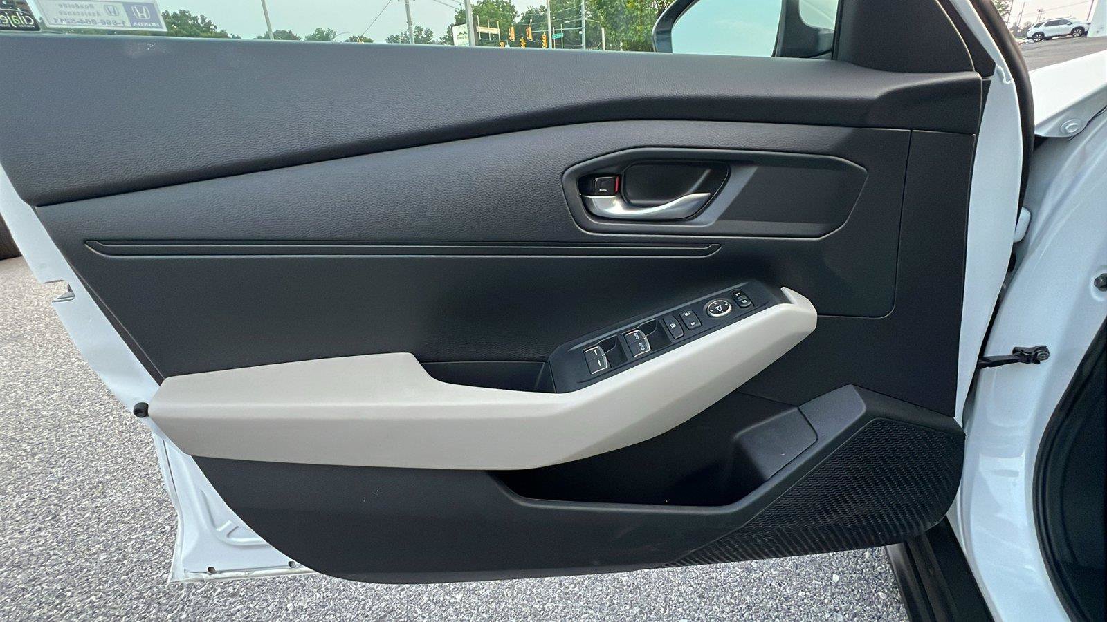 Certified 2025 Honda Accord LX image 20