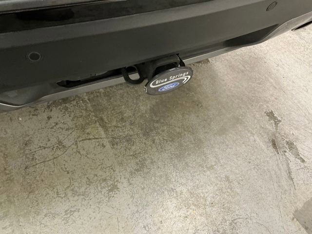 Used 2022 Ford Explorer XLT w/ Equipment Group 202A image 8