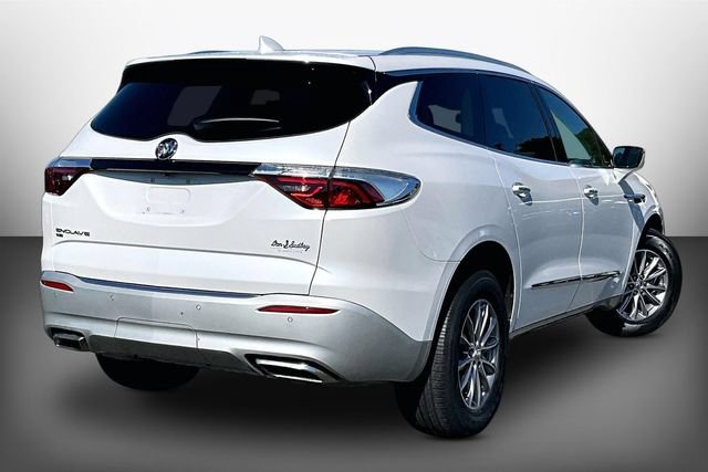 Used 2023 Buick Enclave Essence AWD/4WD image 2