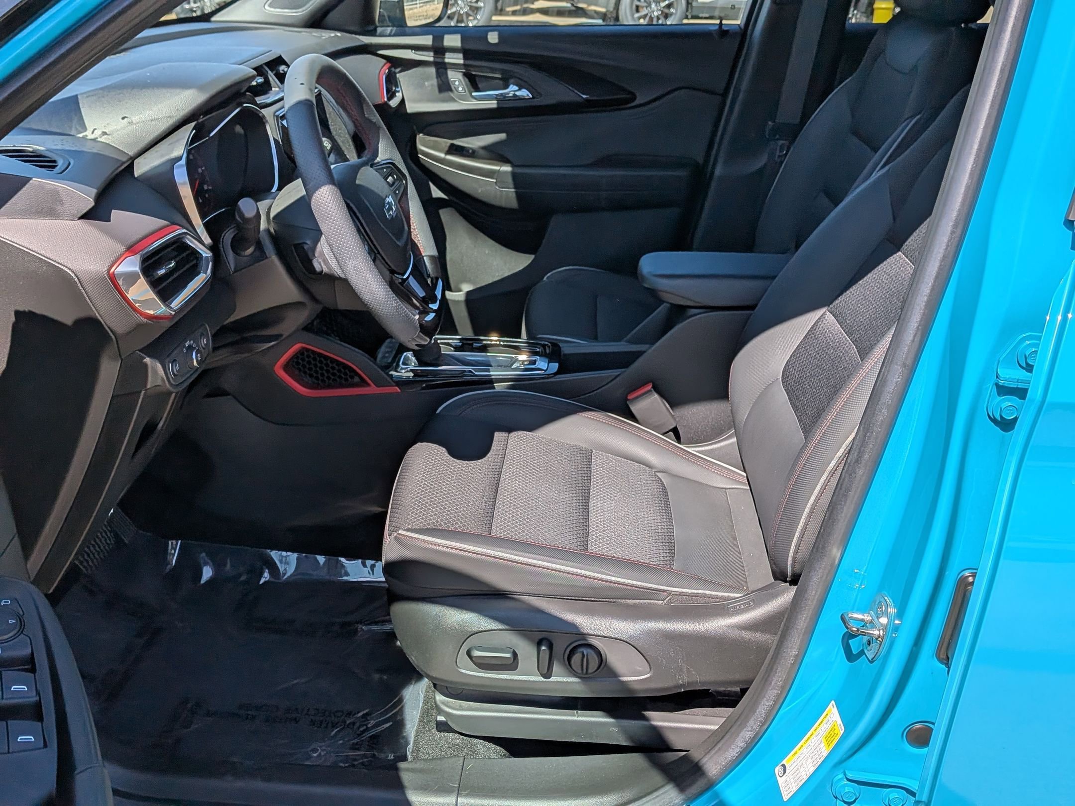 Used 2021 Chevrolet TrailBlazer RS w/ Convenience Package FWD image 11
