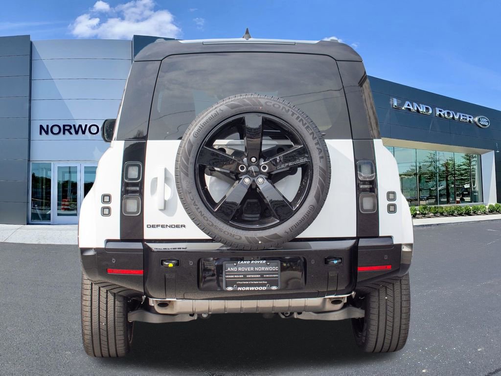 New 2026 Land Rover Defender 110 X-Dynamic SE image 5