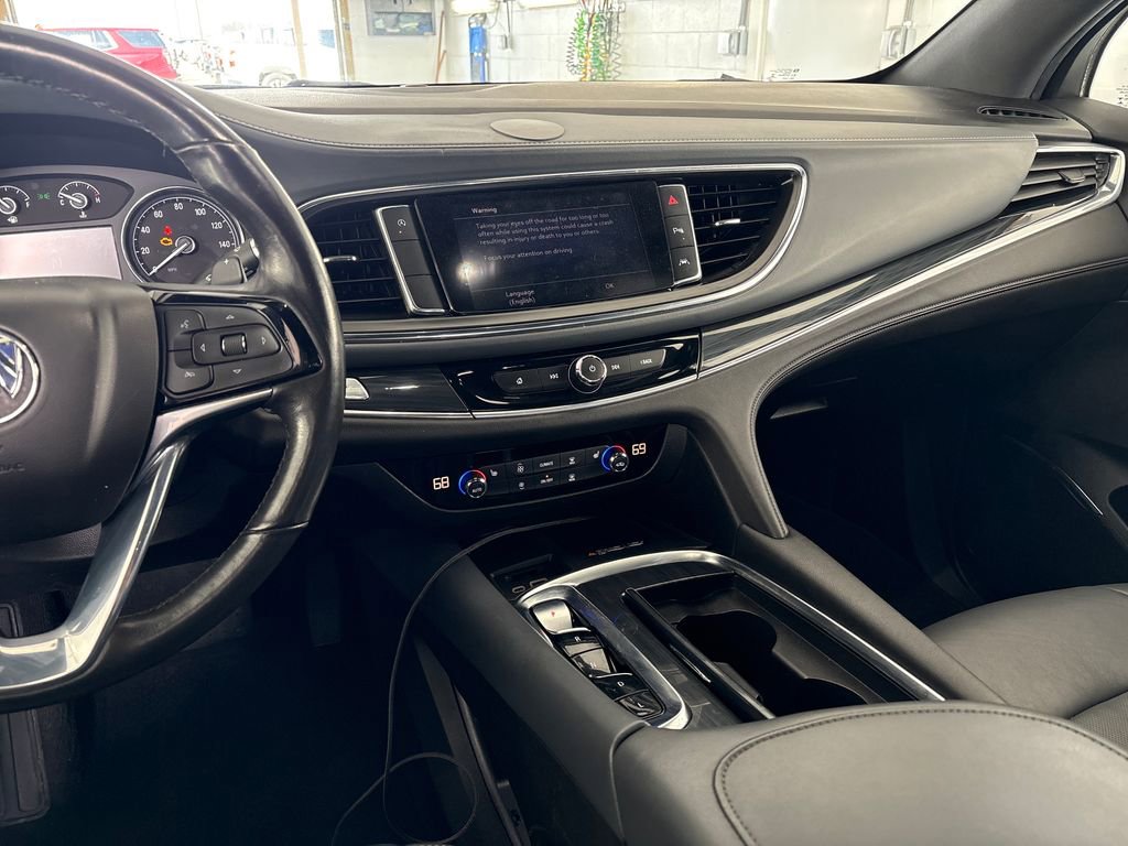 Used 2022 Buick Enclave Essence FWD image 22