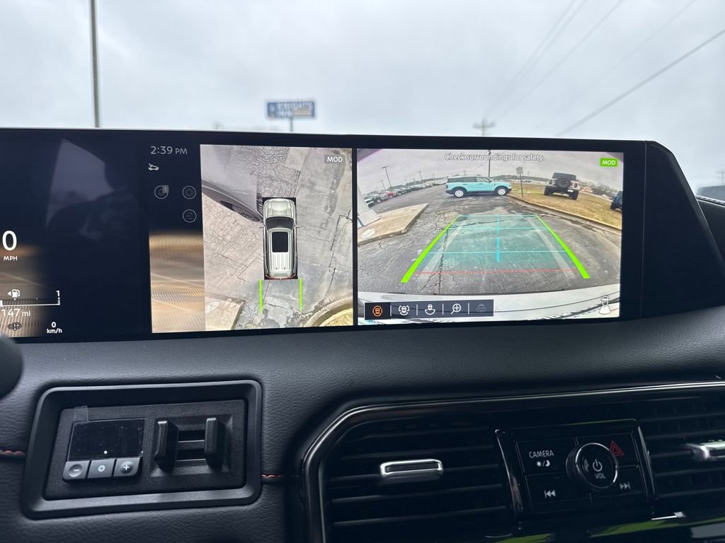 Used 2025 Nissan Armada PRO-4X image 18