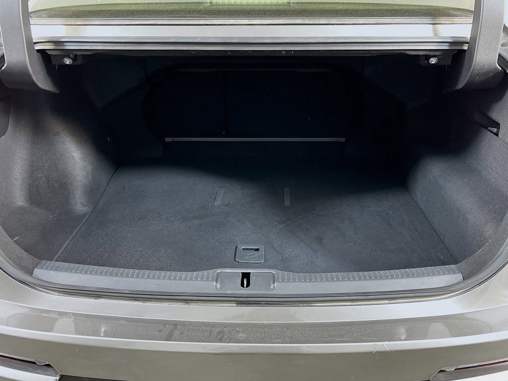 Used 2025 Toyota Crown XLE AWD/4WD image 10