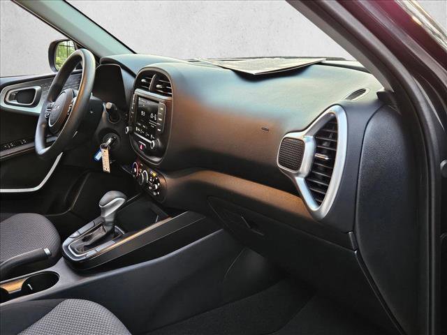 Used 2025 Kia Soul LX w/ LX Technology Package image 19