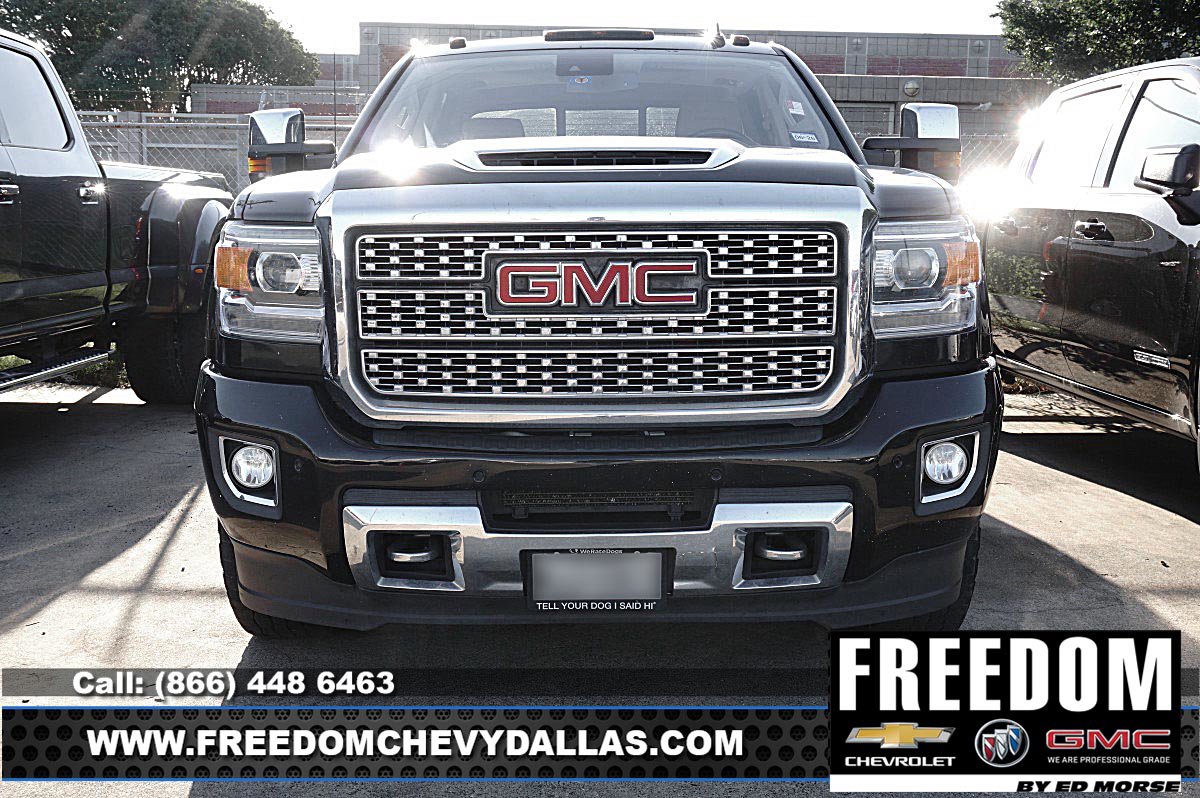 Used 2019 GMC Sierra 2500 Denali w/ Duramax Plus Package AWD/4WD image 2
