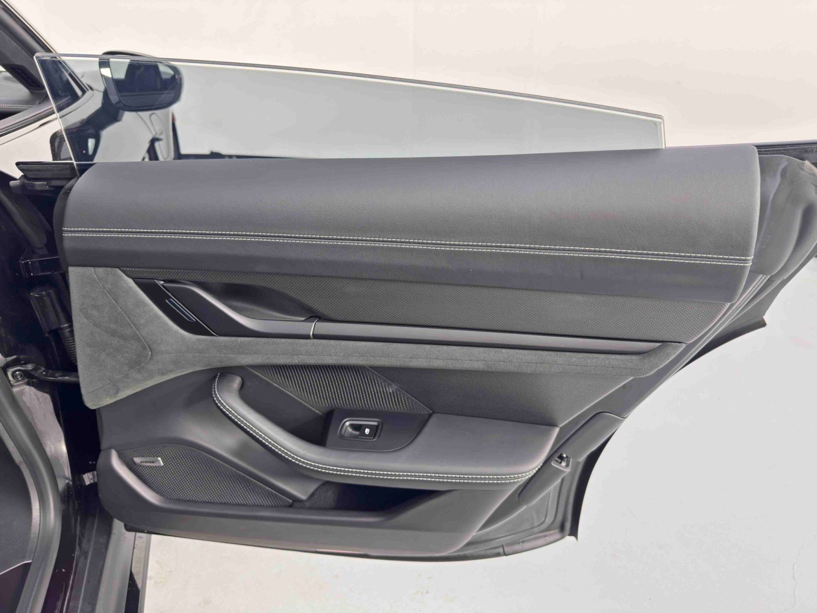 Used 2023 Porsche Taycan GTS AWD/4WD image 47