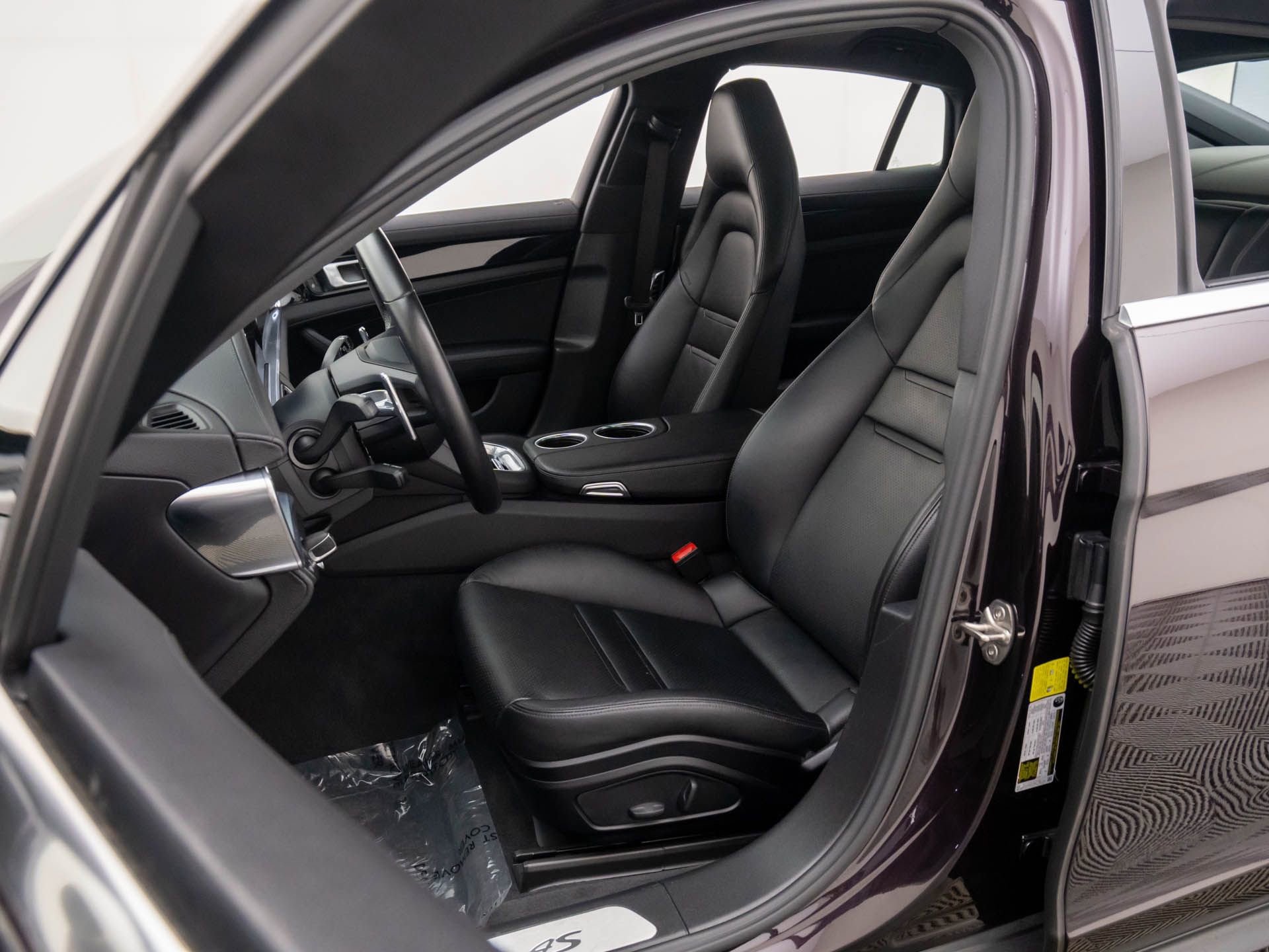 Used 2022 Porsche Panamera 4S image 4