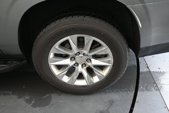Used 2023 Chevrolet Suburban Premier AWD/4WD image 12