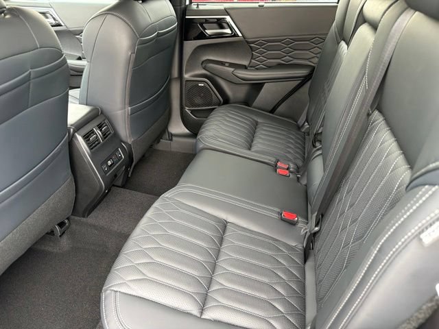 New 2026 Mitsubishi Outlander SEL FWD image 15