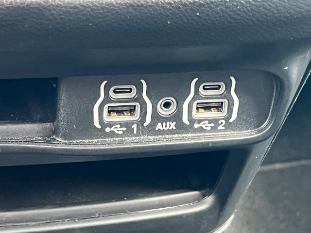 Used 2025 Chrysler Pacifica Select FWD image 30
