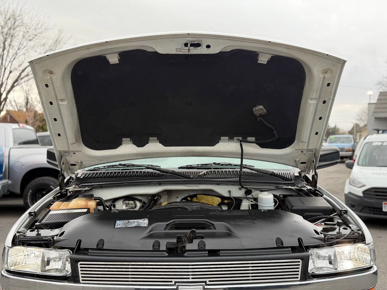 Used 2002 Chevrolet Silverado 3500 LS w/ Electrical Convenience Pkg image 4