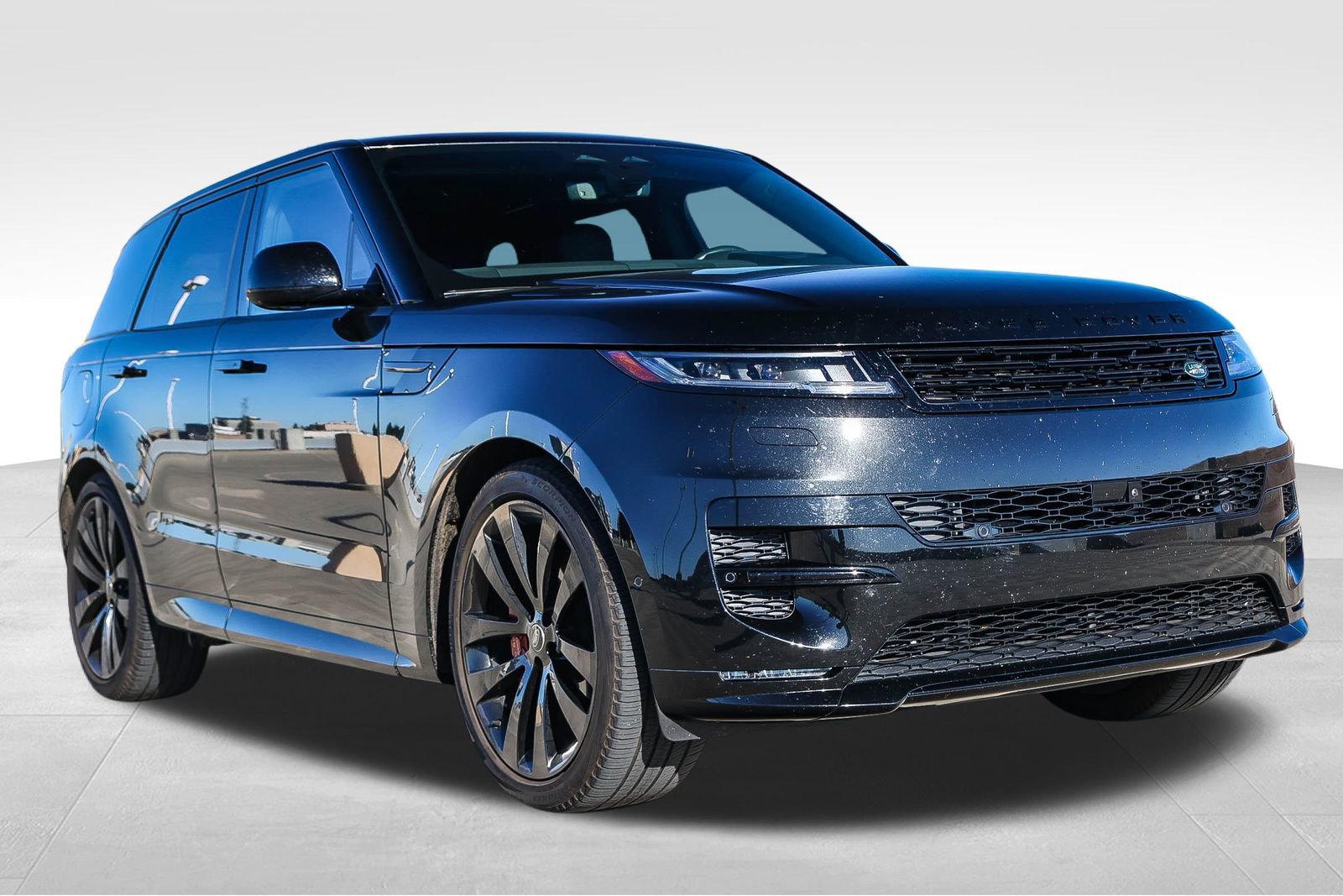 Used 2024 Land Rover Range Rover Sport Dynamic SE image 3