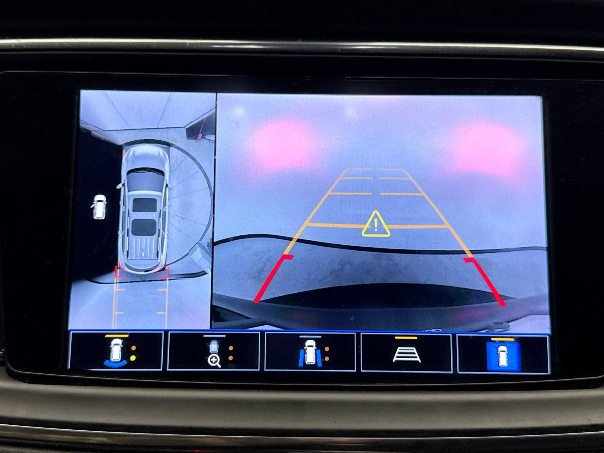 Used 2022 Buick Enclave Avenir w/ Avenir Technology Package image 11