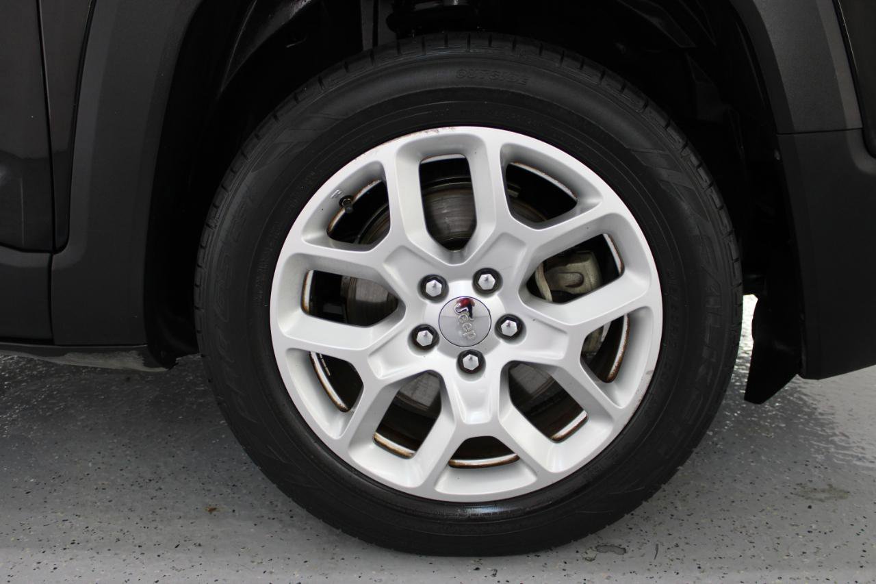 Used 2017 Jeep Renegade Latitude image 69