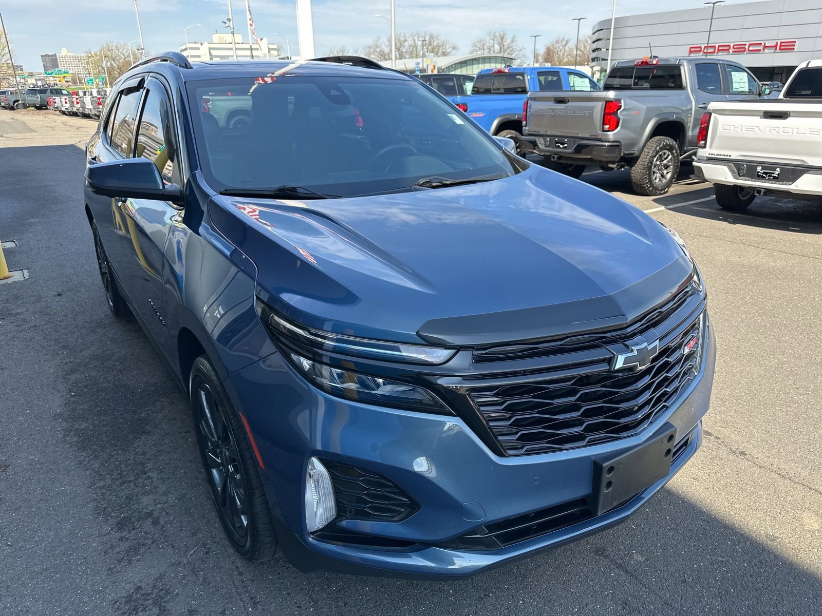 Used 2024 Chevrolet Equinox RS AWD/4WD image 3