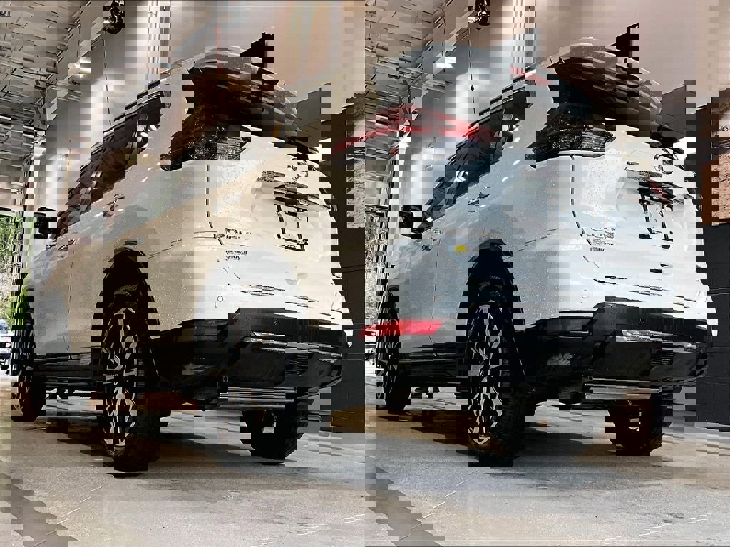 Used 2020 Nissan Rogue SL w/ Premium Package image 5