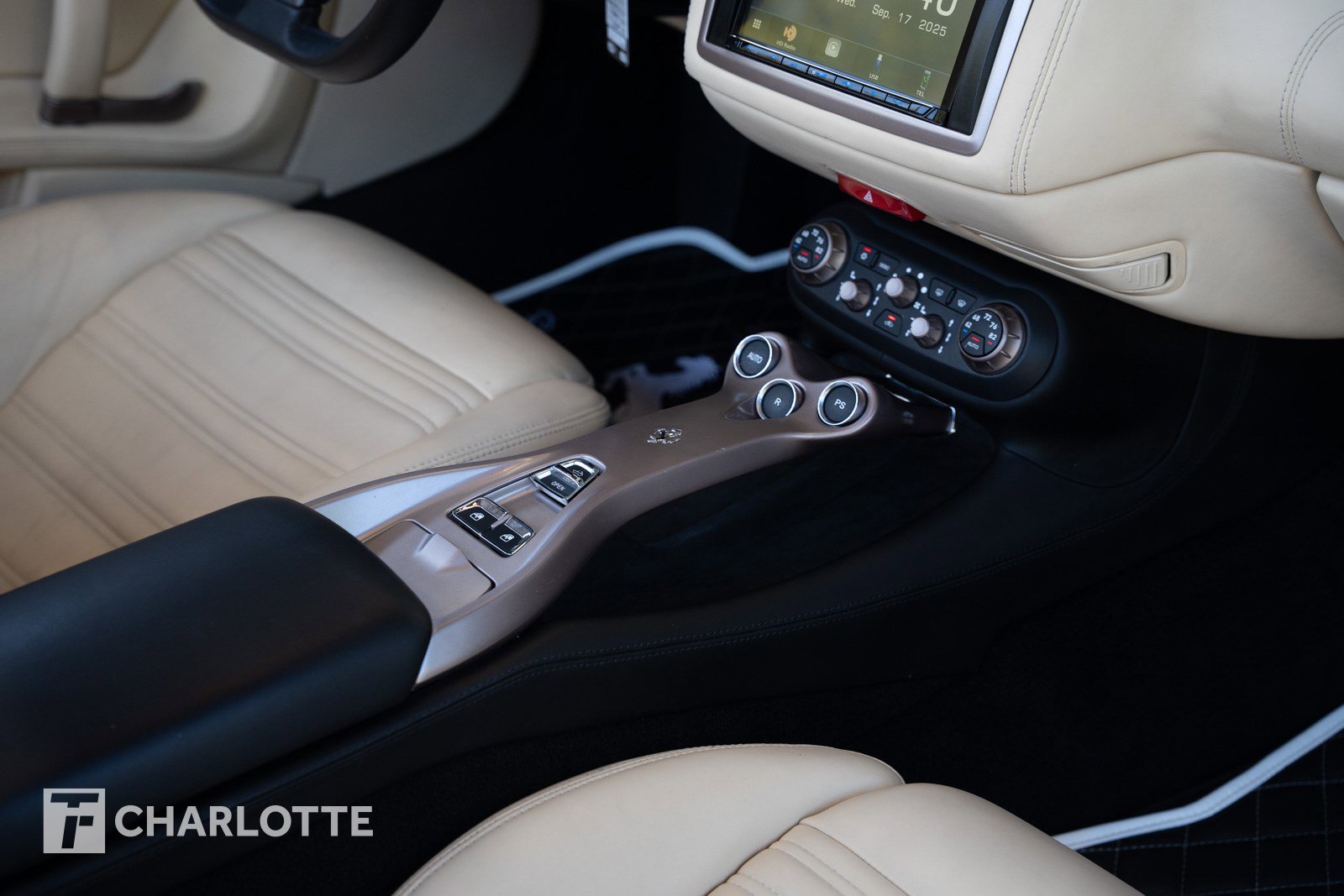 Used 2011 Ferrari California image 36