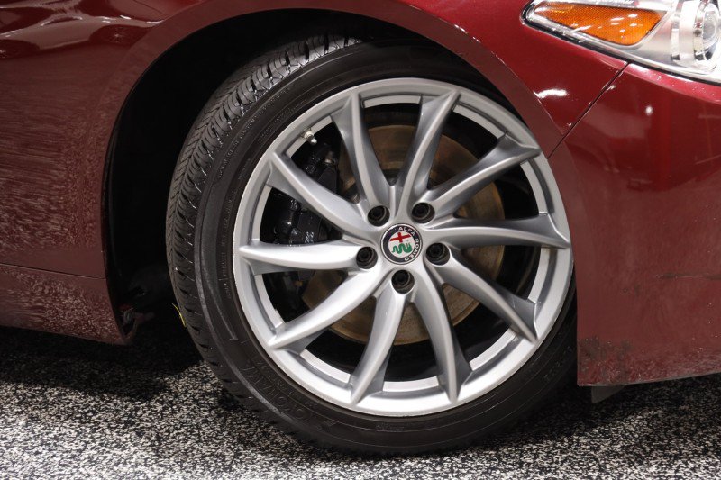 Used 2017 Alfa Romeo Giulia w/ Cold Weather Package RWD image 4