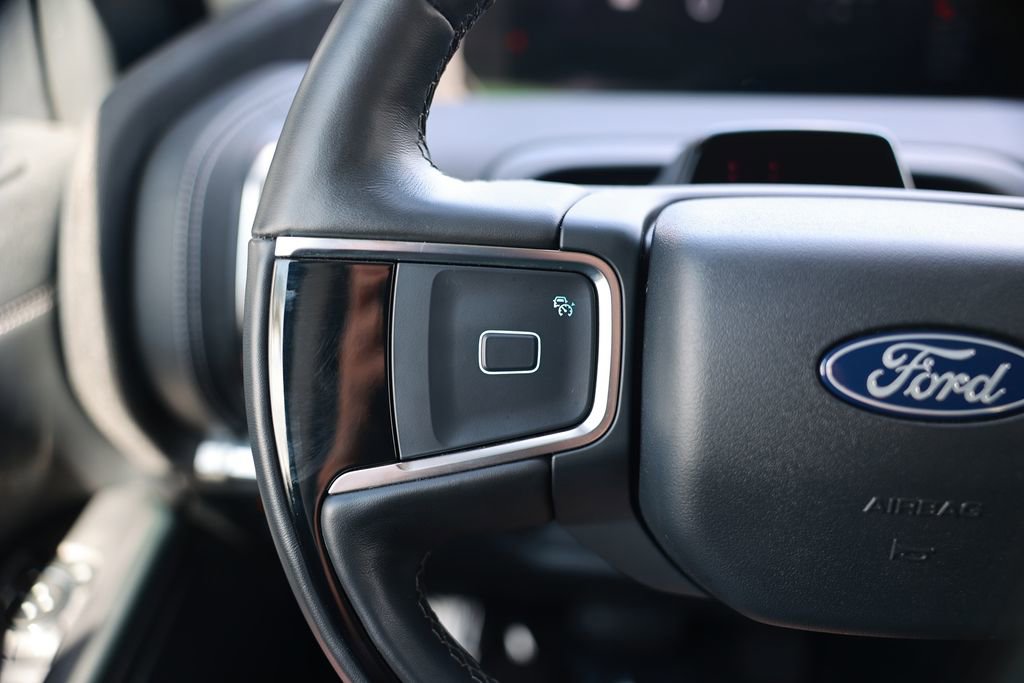 Used 2025 Ford Expedition Platinum w/ Driver's Package image 22