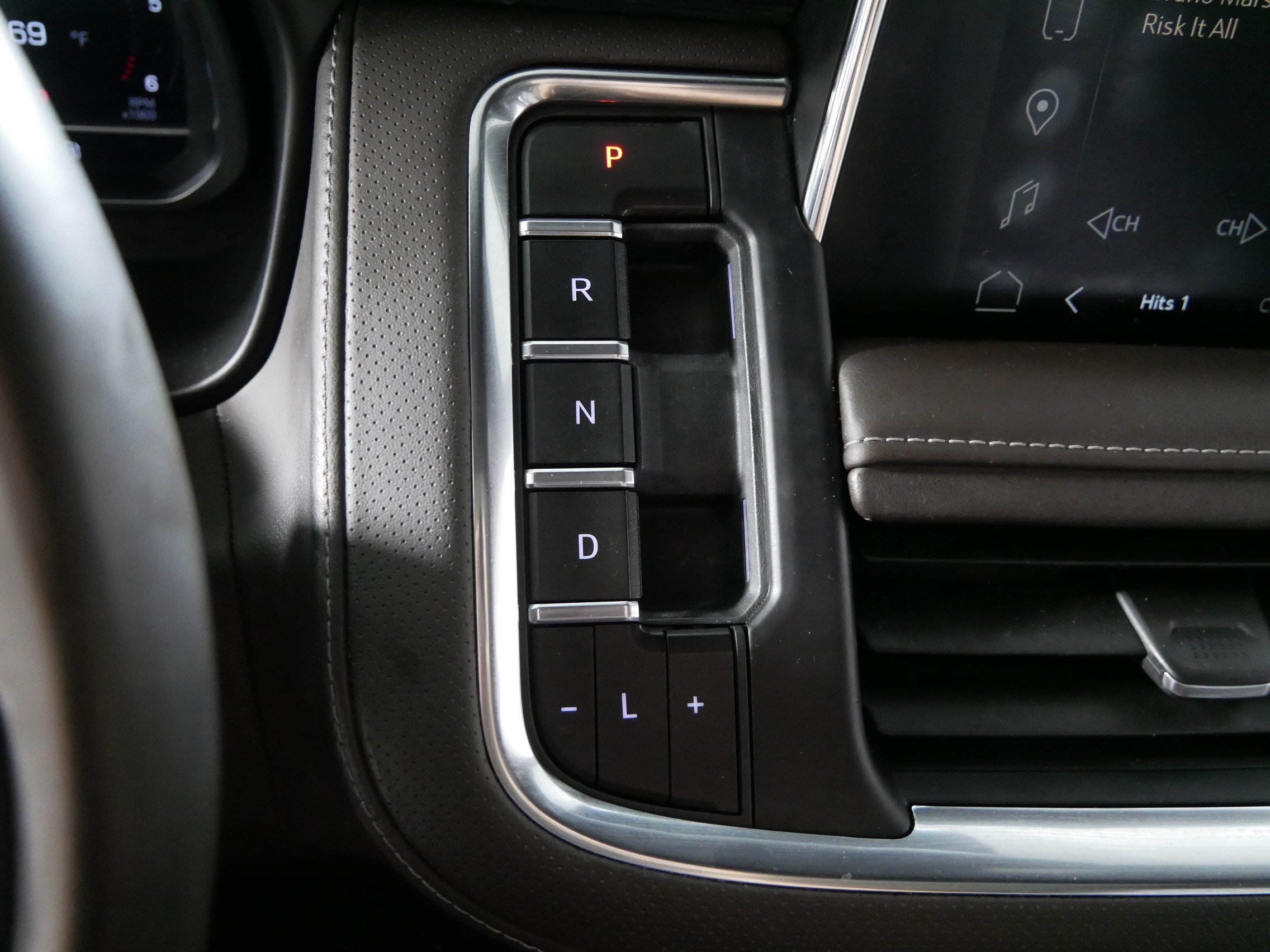 Used 2023 GMC Yukon SLT w/ SLT Premium Package AWD/4WD image 24