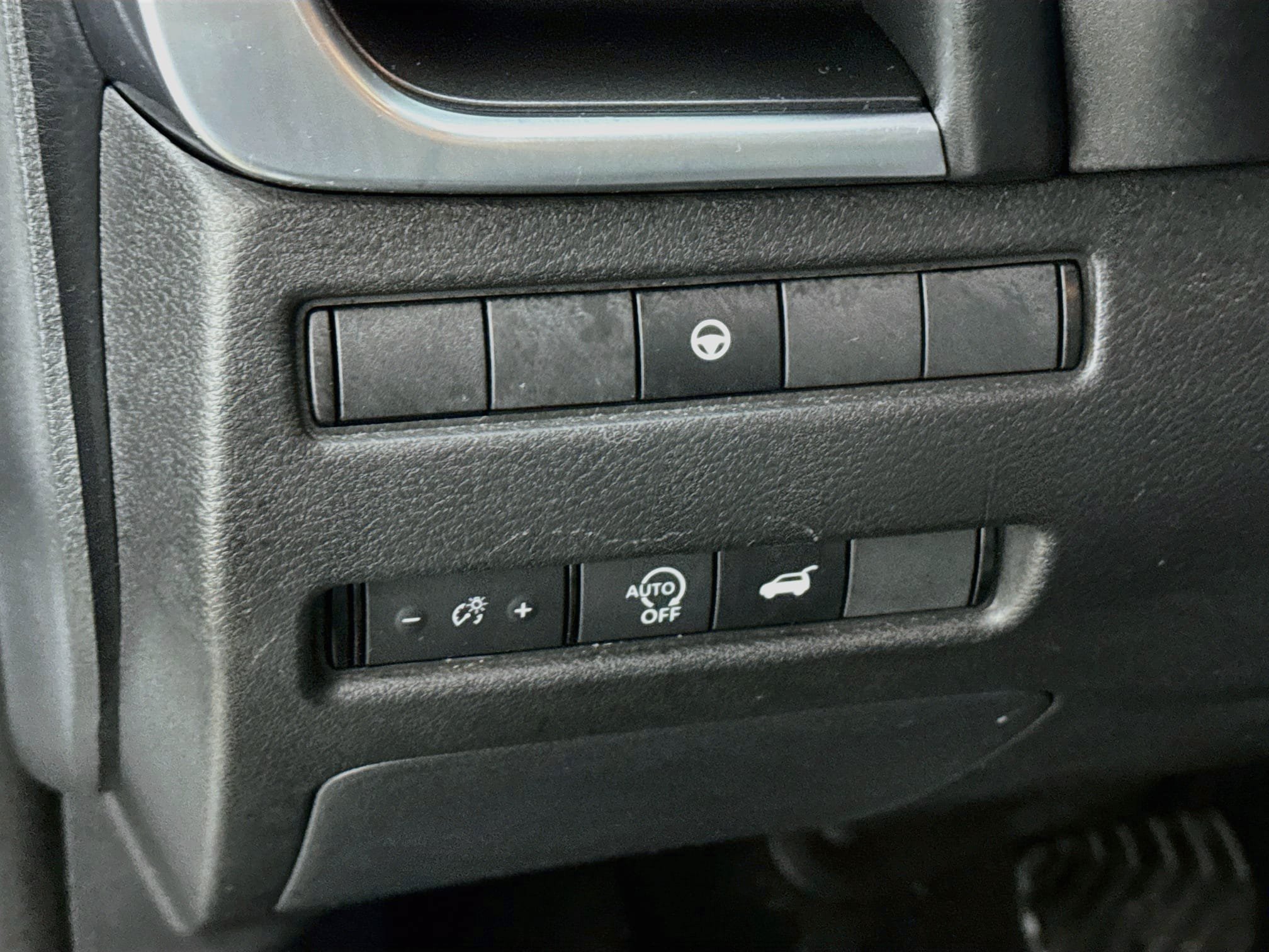Used 2024 Nissan Rogue SV AWD/4WD image 12