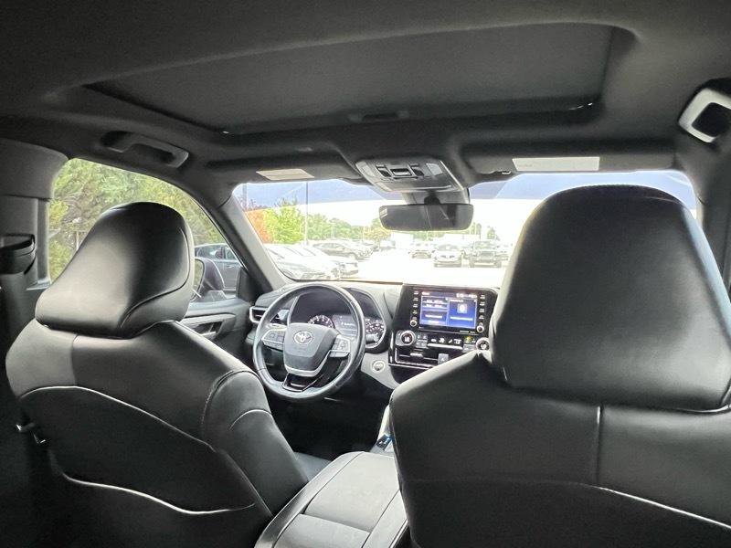 Used 2022 Toyota Highlander XSE FWD image 45