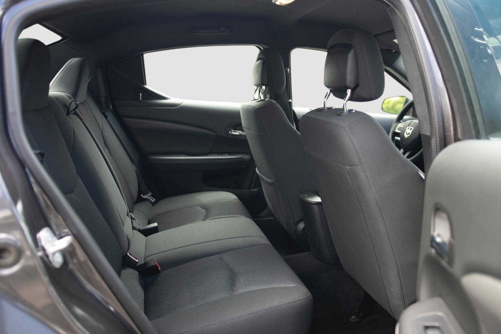 Used 2014 Dodge Avenger SE w/ Rallye Appearance Group FWD image 15