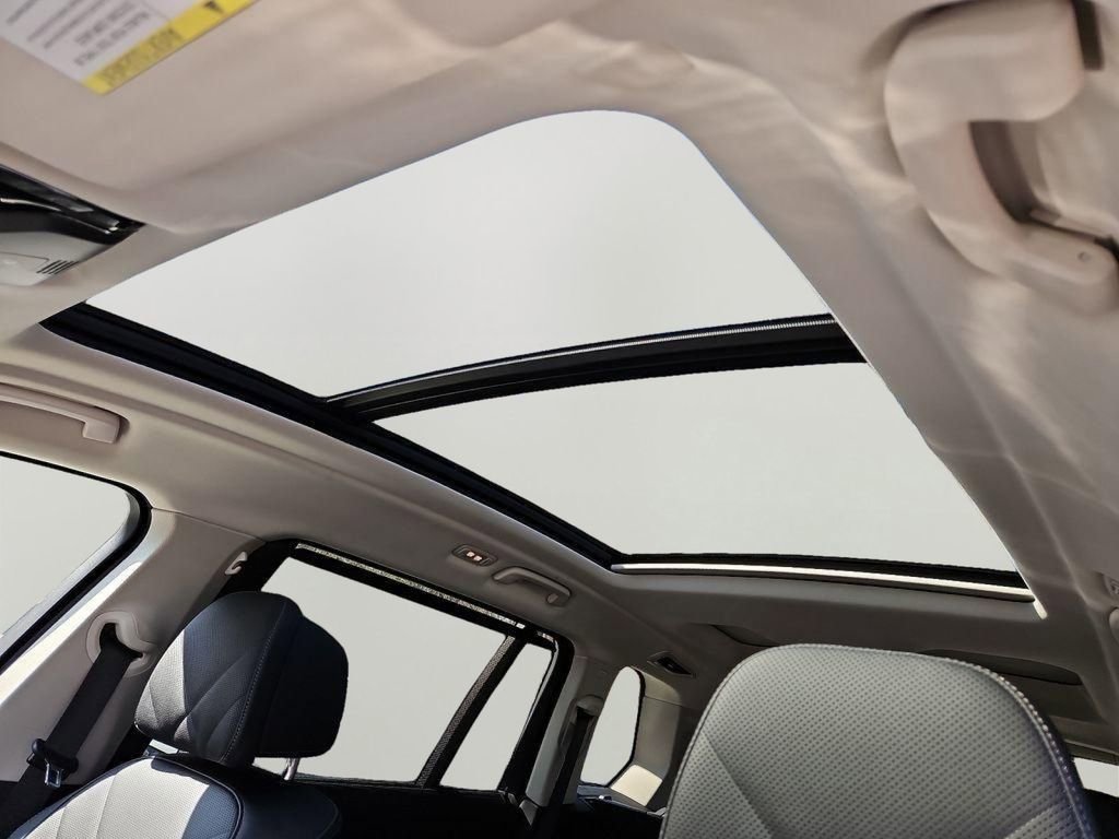 Used 2025 BMW X7 xDrive40i w/ Premium Package image 15