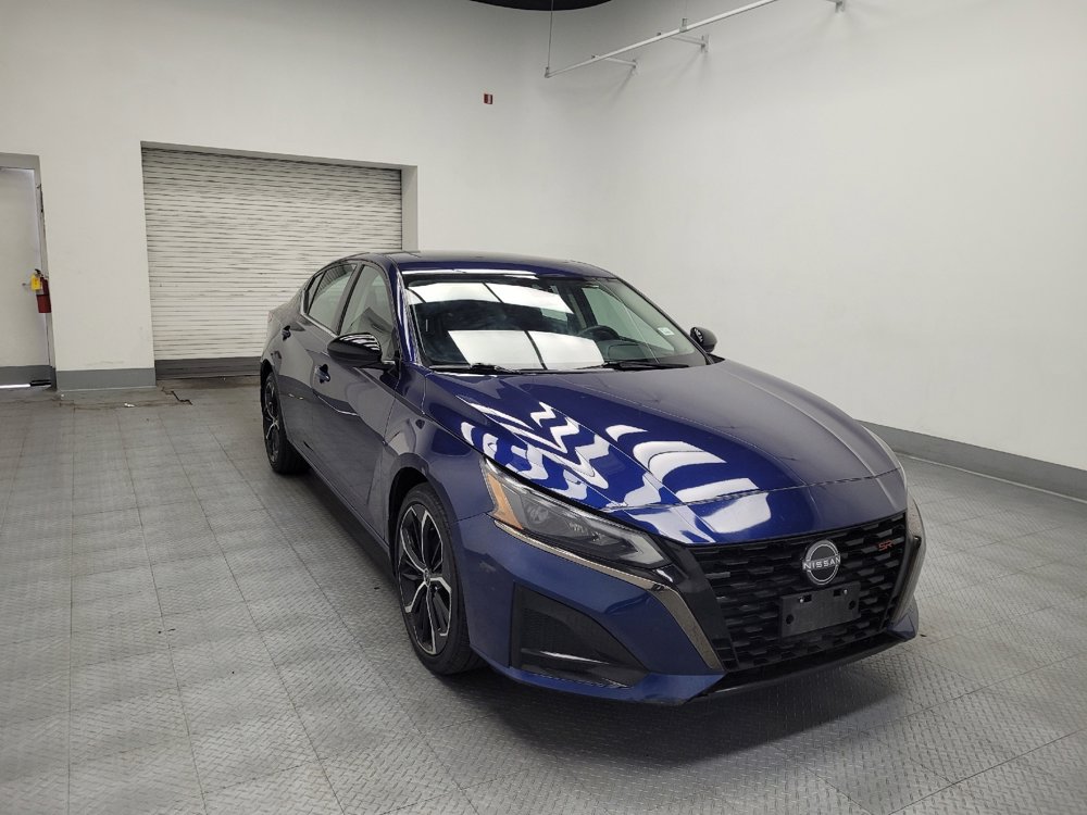 Used 2023 Nissan Altima 2.5 SR w/ SR Premium Package image 13